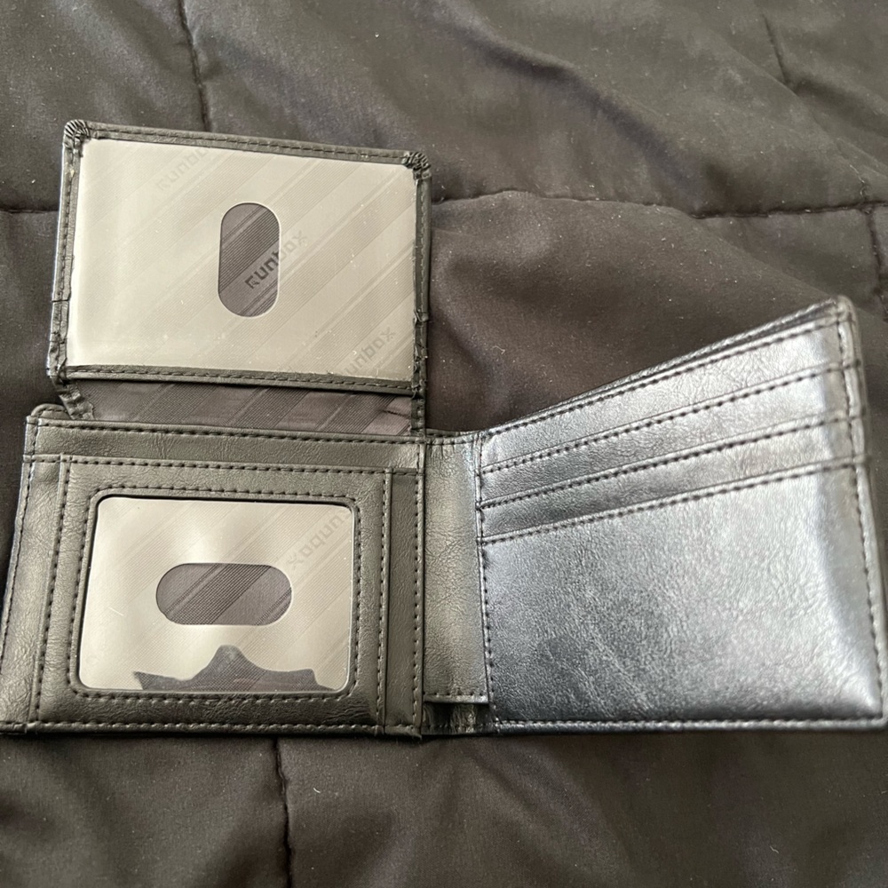 Runbox Wallet - Picture 2 of 3